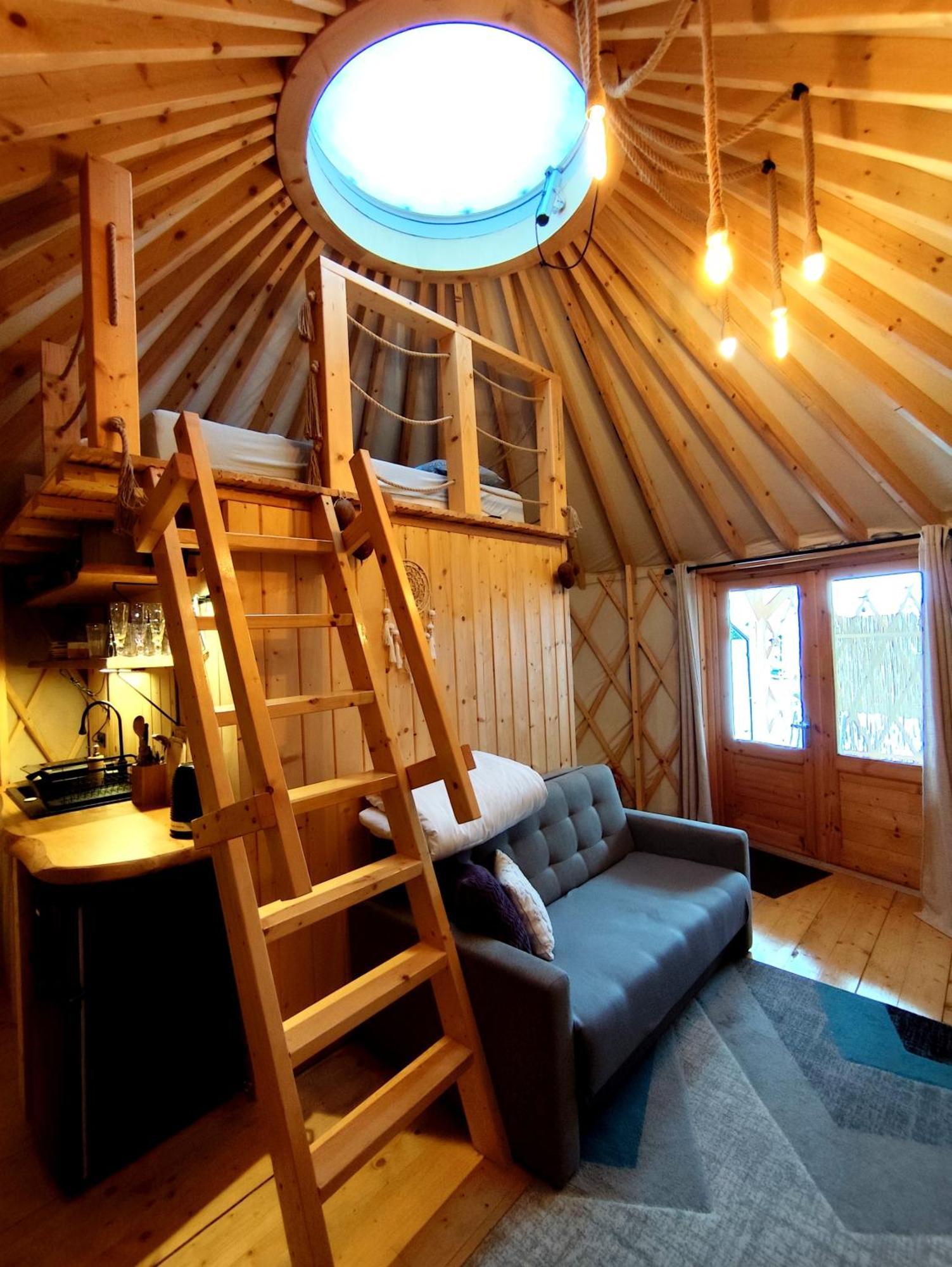 Aloha Glamp - Okragle Domki Przy Rzece - Balia I Sauna - Energylandia Zagornik Exterior photo